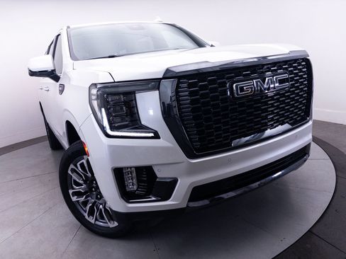 Used 2023 GMC Yukon XL Denali Ultimate AWD/4WD image 15