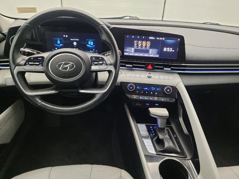 Used 2021 Hyundai Elantra Limited FWD image 22