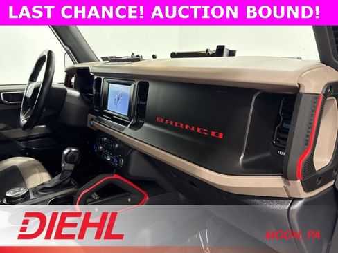 Used 2022 Ford Bronco Wildtrak image 17