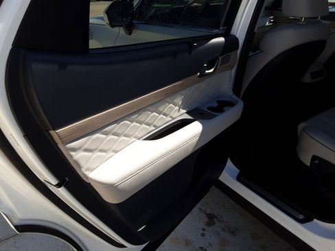 Used 2022 Hyundai Palisade Calligraphy image 11