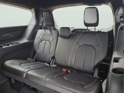 New 2026 Chrysler Pacifica Select w/ S Appearance Package image 11