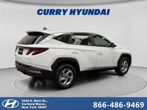 Used 2023 Hyundai Tucson SE image 5