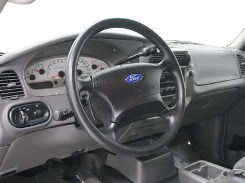 Used 2005 Ford Explorer Sport Trac Adrenalin image 11