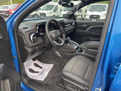 Used 2023 Chevrolet Colorado Z71 w/ Z71 Convenience Package 2 AWD/4WD image 12