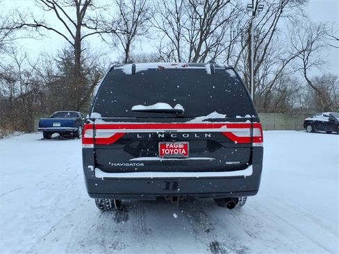 Used 2015 Lincoln Navigator 4WD image 6