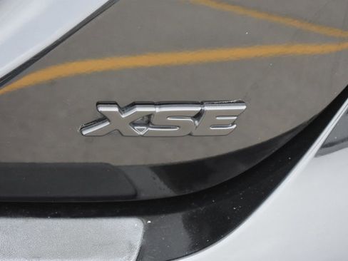 Used 2022 Toyota Camry XSE image 7