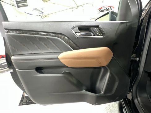 New 2025 GMC Canyon AT4 w/ Nightfall Edition image 23