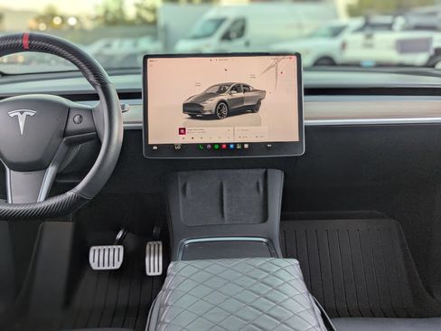 Used 2025 Tesla Model Y Performance AWD/4WD image 18