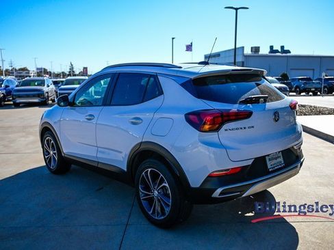 Used 2022 Buick Encore GX Select image 3