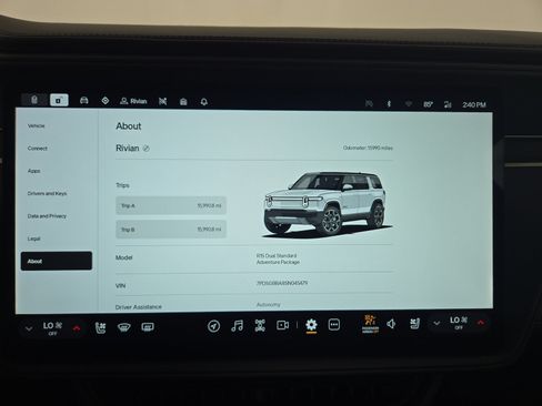 Used 2025 Rivian R1S Adventure Dual AWD/4WD image 29