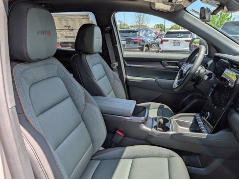New 2026 GMC Terrain AT4 w/ Convenience Package III AWD/4WD image 29
