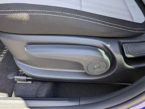 Certified 2025 Hyundai Venue SEL FWD image 19
