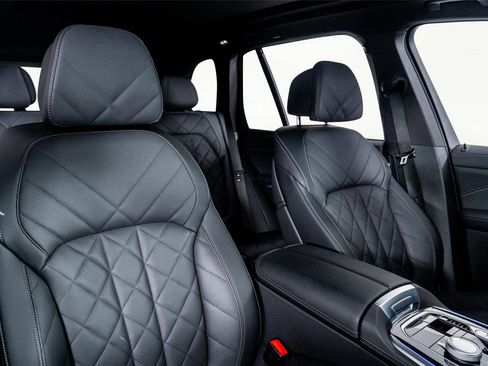 Used 2025 BMW X5 M60i AWD/4WD image 33