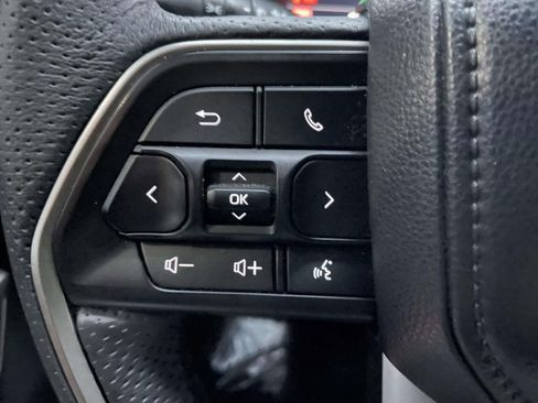 Used 2025 Toyota Tundra Limited image 26