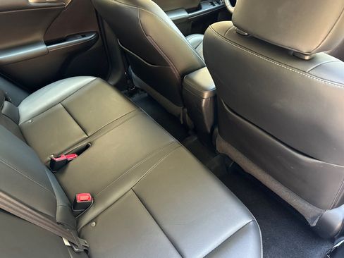 Used 2016 Lexus CT 200h w/ Navigation Package FWD image 33