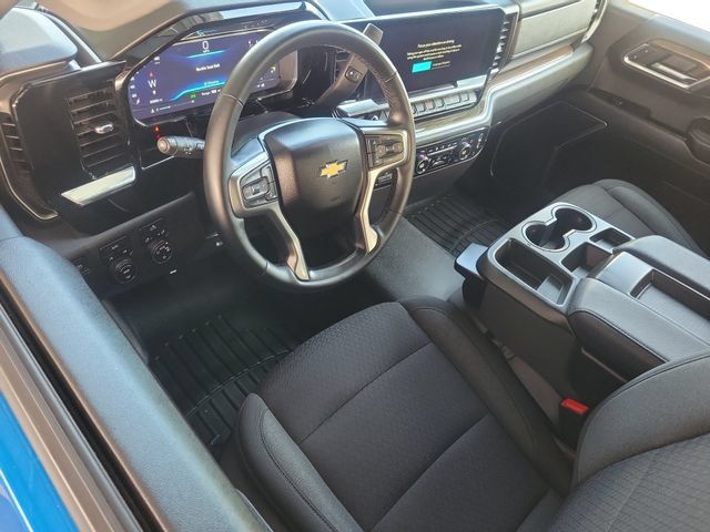 Used 2023 Chevrolet Silverado 1500 LT w/ Convenience Package II AWD/4WD image 6