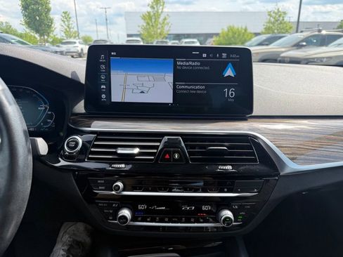 Used 2021 BMW 530e xDrive AWD/4WD image 19