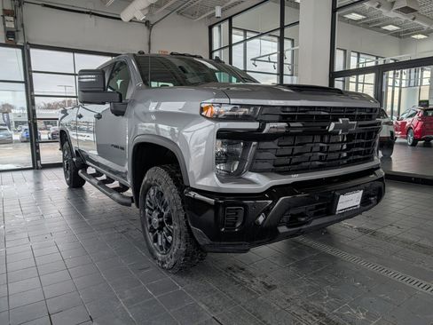 Used 2025 Chevrolet Silverado 2500 Custom w/ Custom Value Package image 1