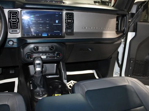 Used 2021 Ford Bronco Outer Banks AWD/4WD image 34