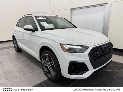 Certified 2025 Audi Q5 e Premium Plus AWD/4WD image 1