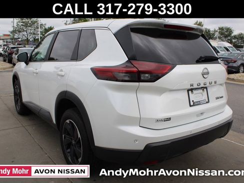 Used 2024 Nissan Rogue SV AWD/4WD image 5