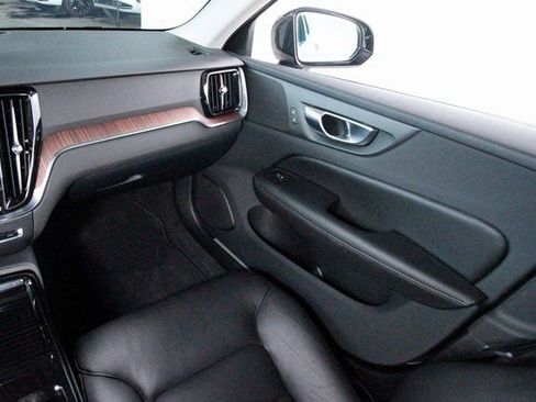 Certified 2023 Volvo S60 T8 Plus image 7