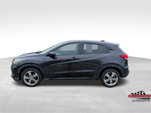 Used 2017 Honda HR-V EX image 2