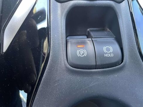 Used 2022 Toyota Corolla LE FWD image 31