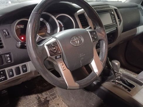 Used 2015 Toyota Tacoma Base image 4
