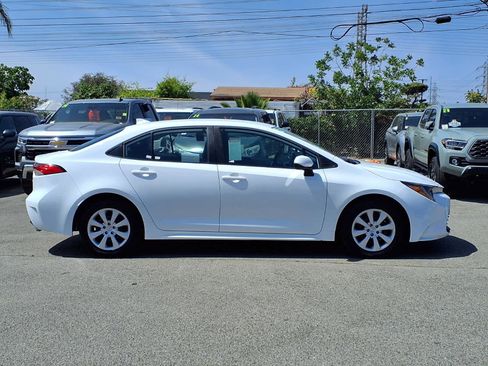 Used 2025 Toyota Corolla LE FWD image 3