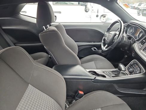Used 2022 Dodge Challenger GT image 7