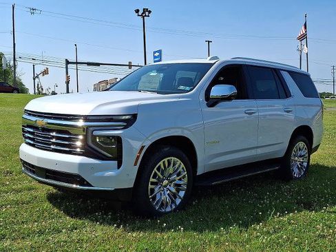 New 2026 Chevrolet Tahoe Premier w/ Sun And Tow Package AWD/4WD image 2