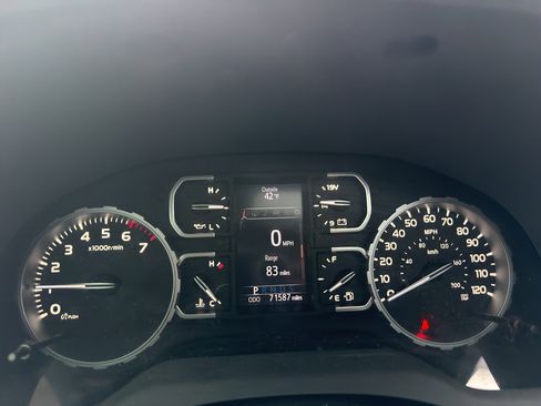 Used 2019 Toyota Tundra SR5 image 13