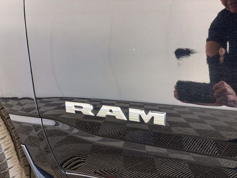 Used 2020 RAM 1500 Big Horn AWD/4WD image 18