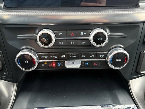 Used 2025 Ford F150 Lariat w/ Equipment Group 502A High image 24