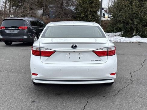 Used 2013 Lexus ES 300h w/ Luxury Pkg image 3