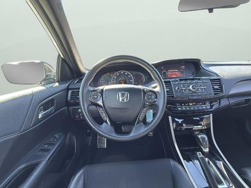 Used 2017 Honda Accord Sport image 12