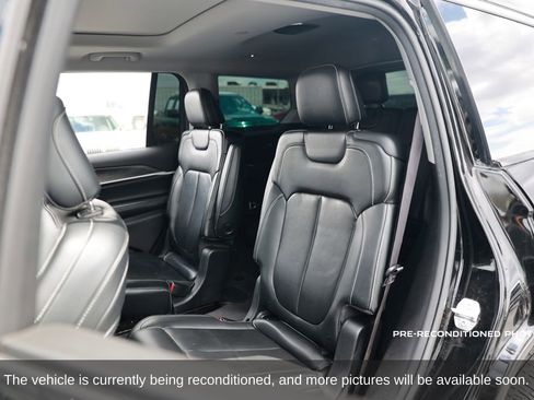 Used 2021 Jeep Grand Cherokee L Limited RWD image 12