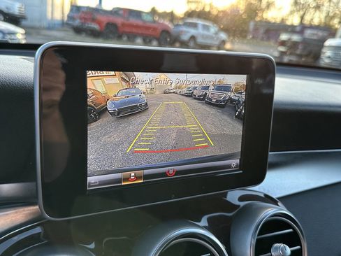 Used 2018 Mercedes-Benz GLC 300 4MATIC image 27