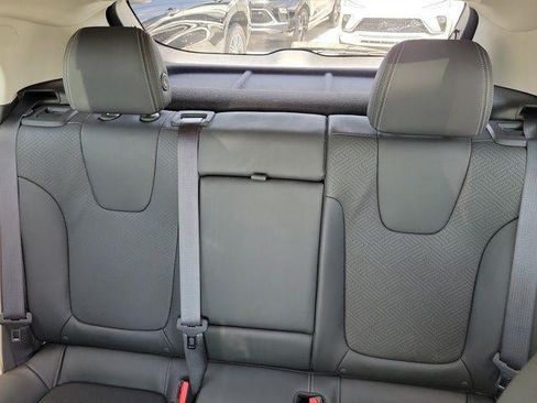Used 2023 Buick Encore GX Essence w/ Experience Buick Package FWD image 11
