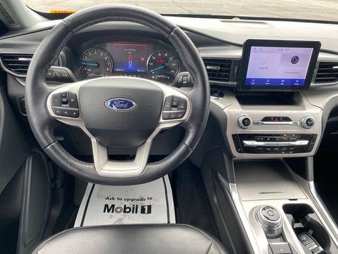 Used 2023 Ford Explorer XLT w/ Equipment Group 202A AWD/4WD image 8