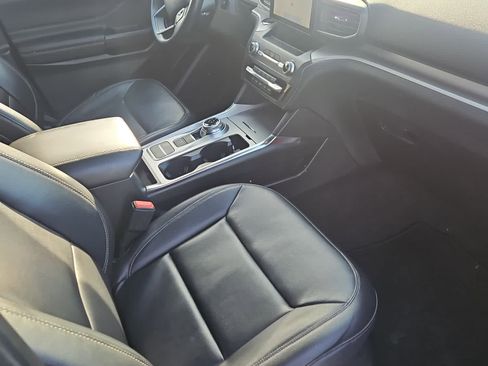 Used 2020 Ford Explorer XLT w/ Equipment Group 202A image 14