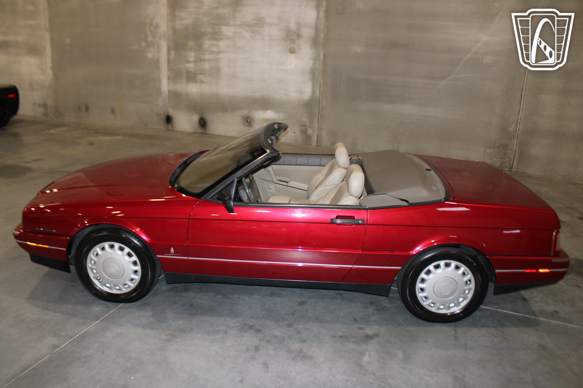 Used 1993 Cadillac Allante FWD image 10