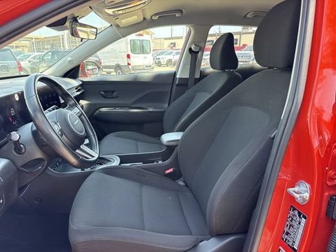 Used 2025 Hyundai Kona SEL FWD image 23