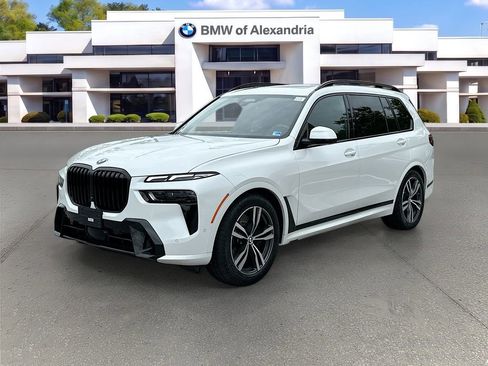 Used 2026 BMW X7 xDrive40i AWD/4WD image 3