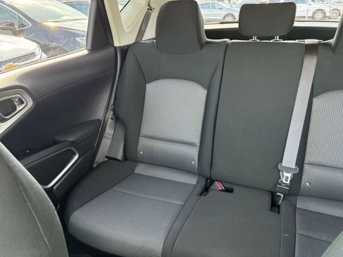 Used 2025 Kia Soul LX w/ LX Technology Package image 37