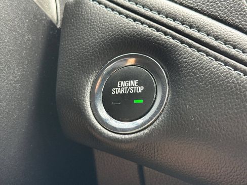 Used 2017 Chevrolet Cruze Premier FWD image 21