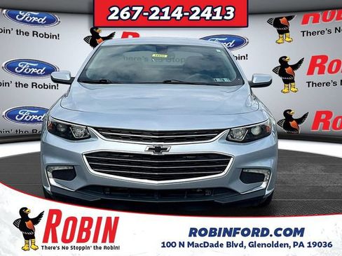 Used 2017 Chevrolet Malibu LT FWD image 2