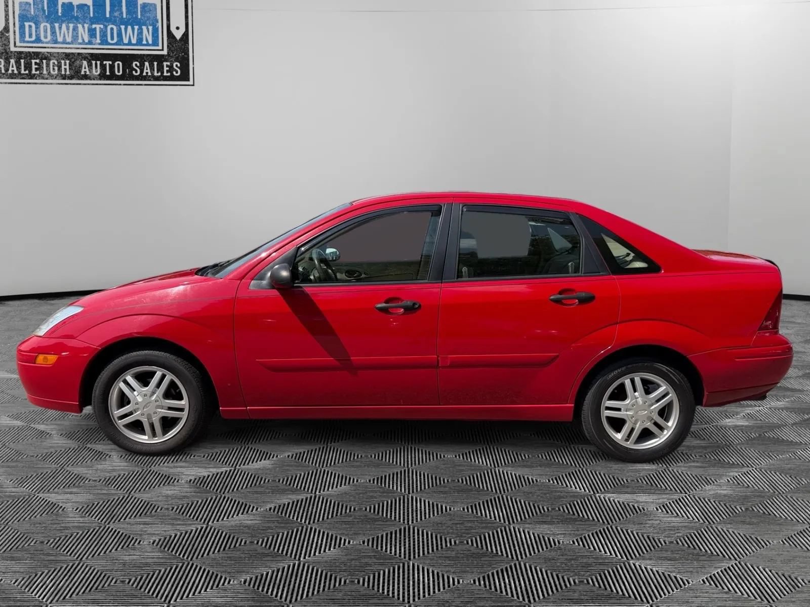 Used 2001 Ford Focus SE FWD image 9