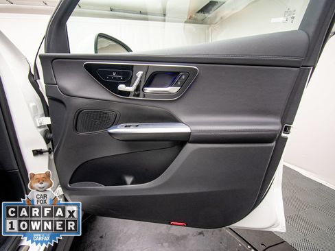 Used 2025 Mercedes-Benz GLC 300 4MATIC image 28